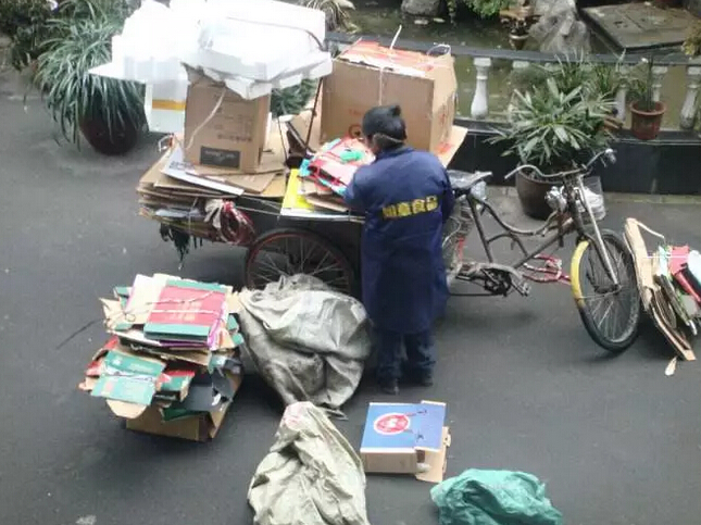 廢棄泡沫塑料只要燃燒這一條出路嗎？