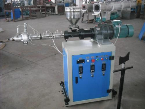 塑料機(jī)械擠出機(jī)的螺桿和機(jī)筒如何修復(fù)