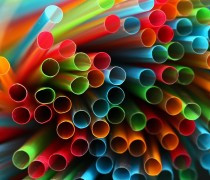 消費(fèi)塑料制品的注塑吹塑成型引見